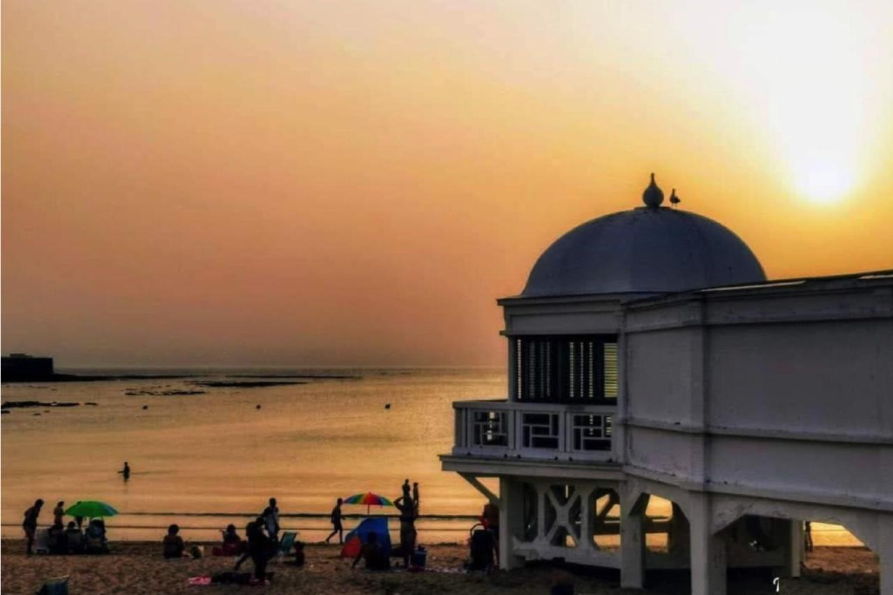 Romantica Vista Al Paseo Maritimo De Καντίζ Εξωτερικό φωτογραφία