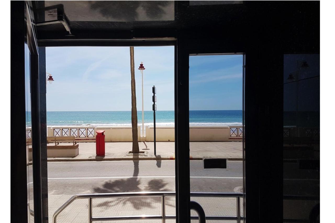 Romantica Vista Al Paseo Maritimo De Καντίζ Εξωτερικό φωτογραφία
